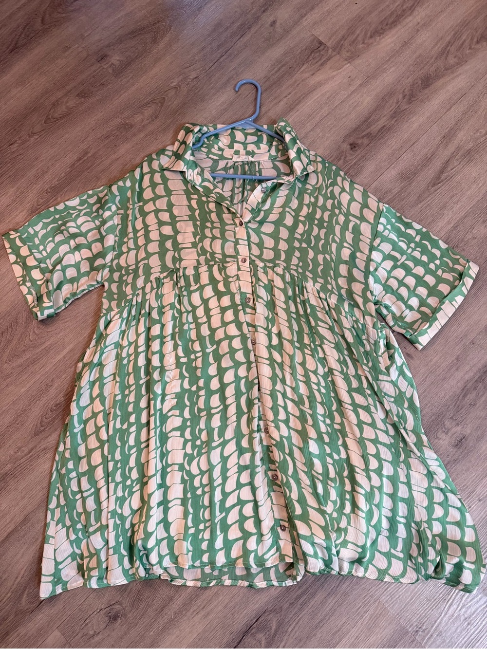 entro Green and Cream Patterned Mini Dress